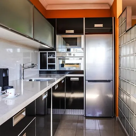 Center Modern Apartment *